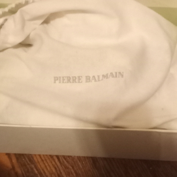 Shoes - Picture 2 of 5